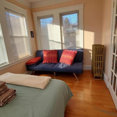Near Train Station Gorgeous 3-Bedroom Apartment With Patios Boston Exteriör bild