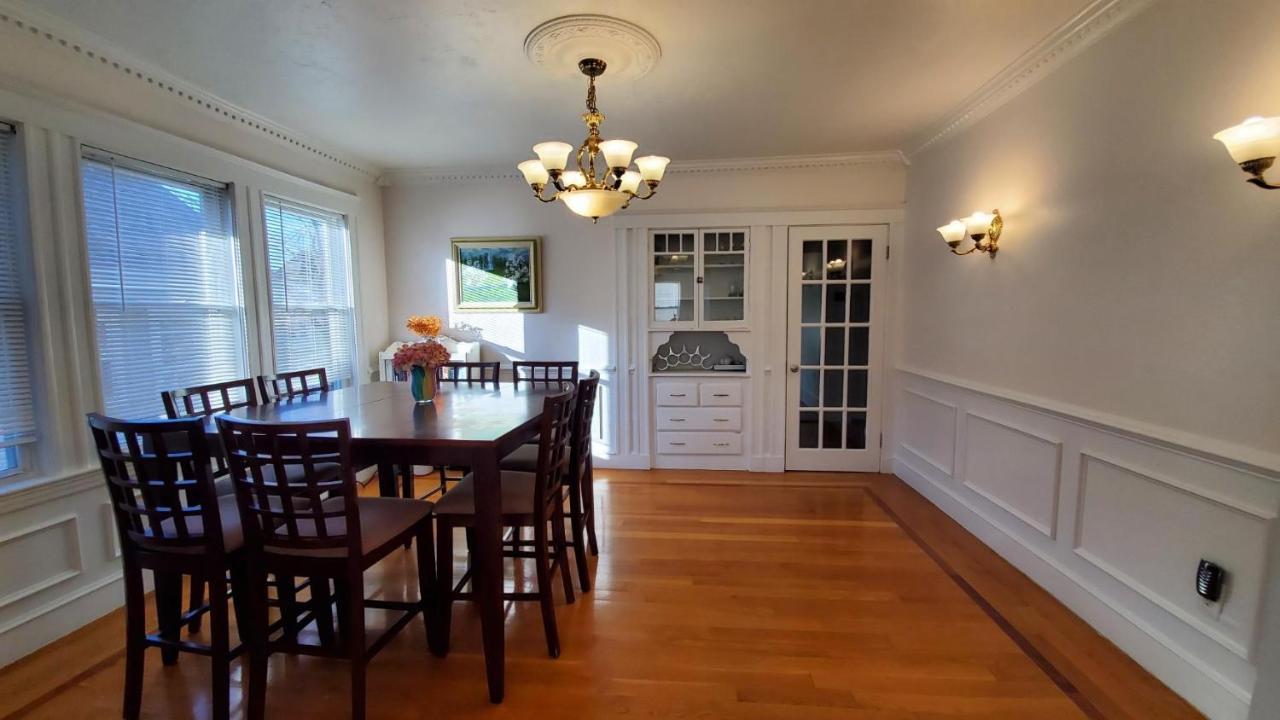 Near Train Station Gorgeous 3-Bedroom Apartment With Patios Boston Exteriör bild
