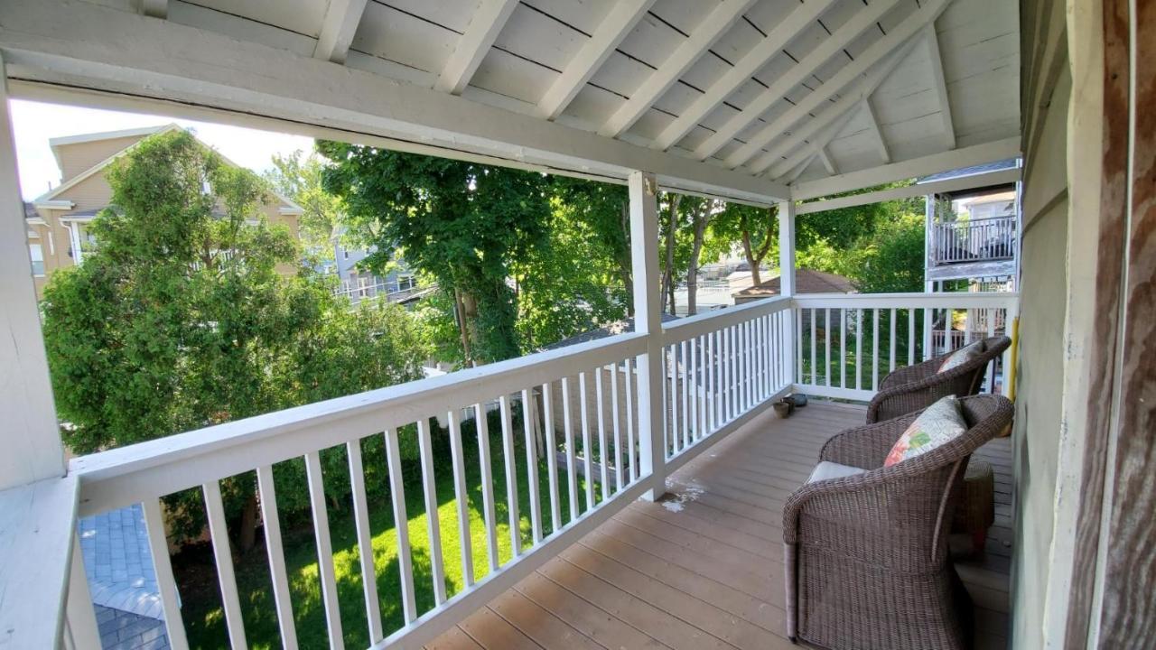 Near Train Station Gorgeous 3-Bedroom Apartment With Patios Boston Exteriör bild