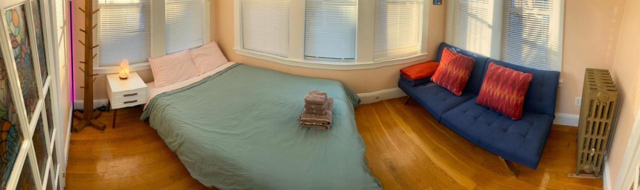 Near Train Station Gorgeous 3-Bedroom Apartment With Patios Boston Exteriör bild