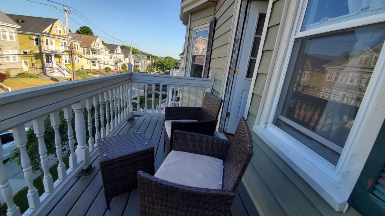 Near Train Station Gorgeous 3-Bedroom Apartment With Patios Boston Exteriör bild